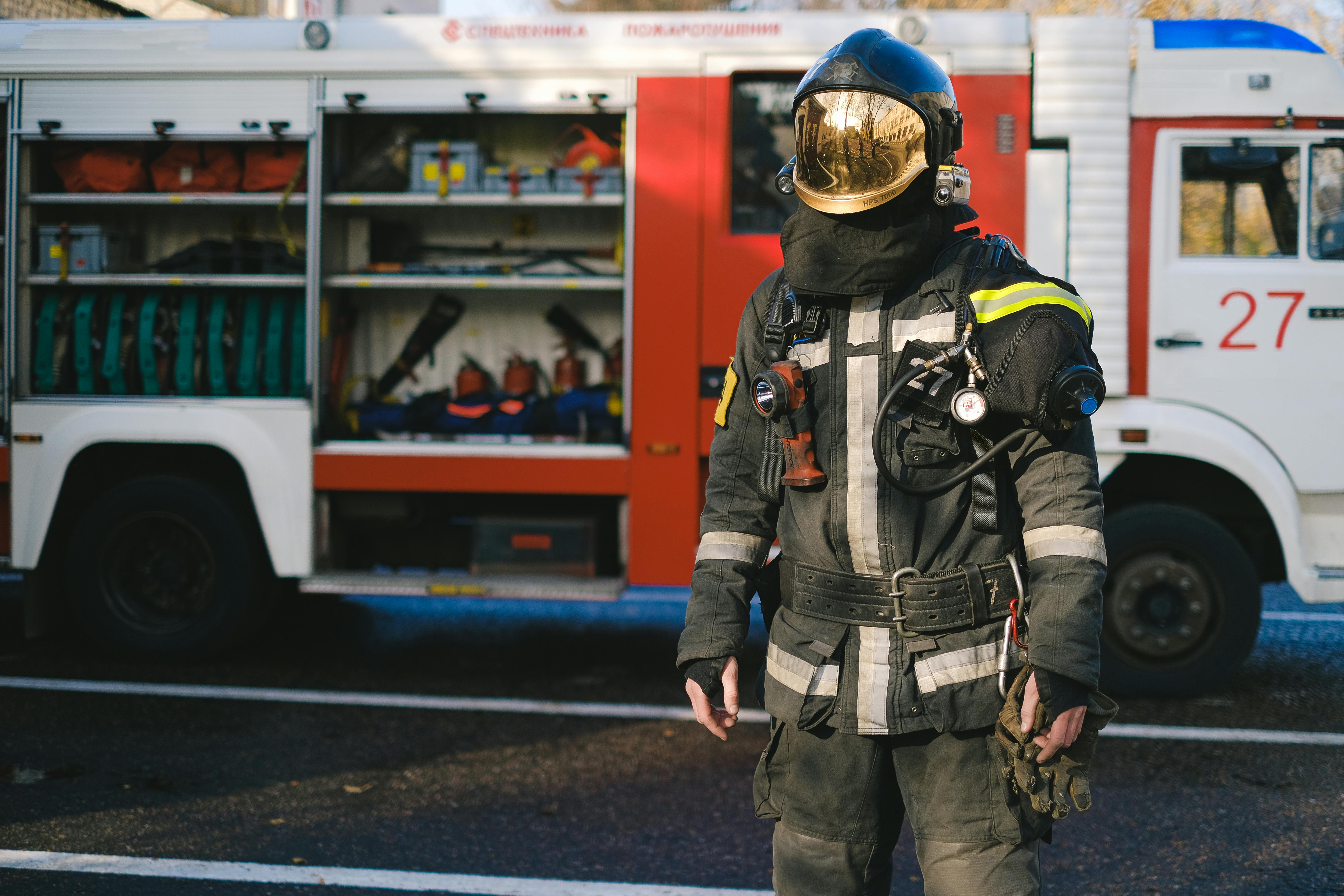 Les PFAS dans les Tenues des Pompiers : Une Protection Qui Cache un Danger Invisible